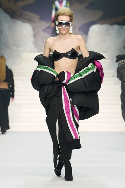 Look 37